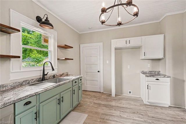 2609 Stockton Street, Winston-salem, NC 27127