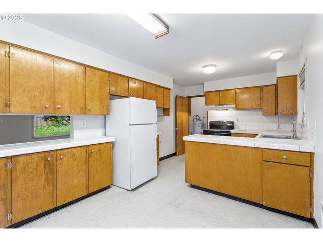 9375 Sw KILLARNEY Ln, Tualatin, OR 97062