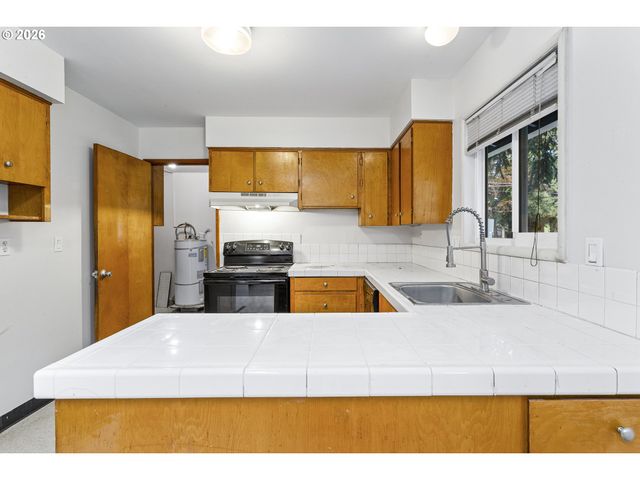 9375 Sw KILLARNEY Ln, Tualatin, OR 97062