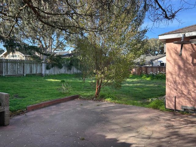 805 Sinex Avenue, Pacific Grove, CA 93950