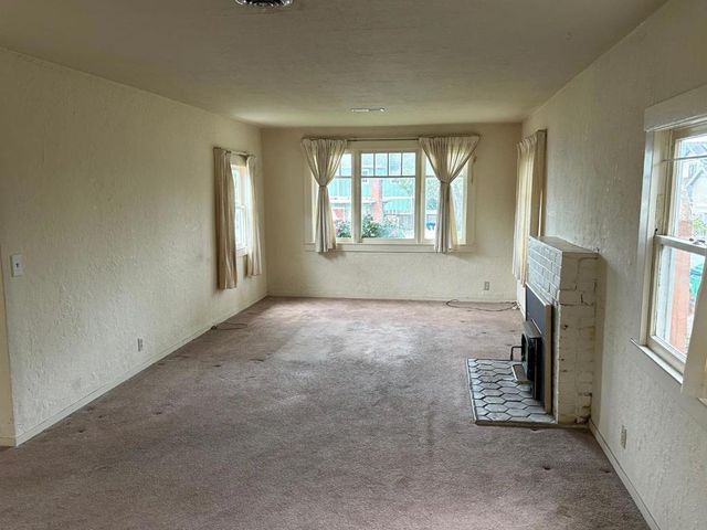 805 Sinex Avenue, Pacific Grove, CA 93950