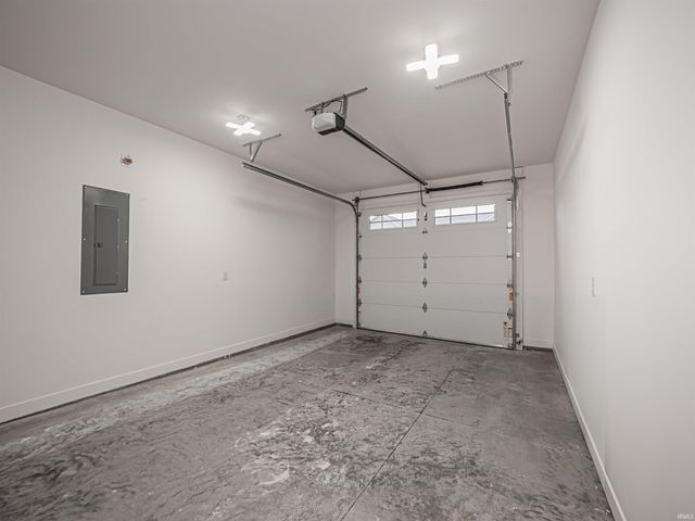 3879 High Pointe Lane, Newburgh, IN 47630