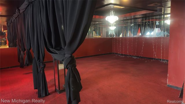 11233 Morang Drive, Detroit, MI 48224