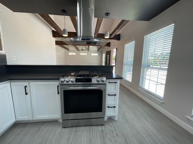 330 Plantation Drive, Clint, TX 79836