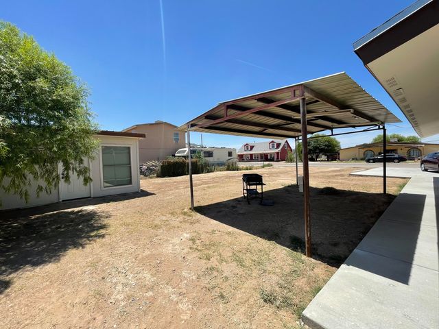 330 Plantation Drive, Clint, TX 79836