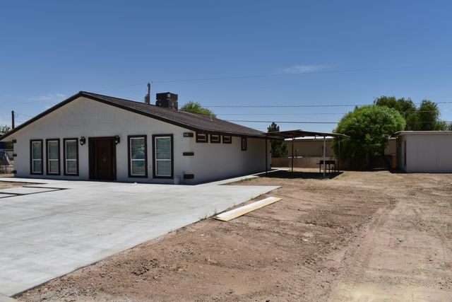 330 Plantation Drive, Clint, TX 79836