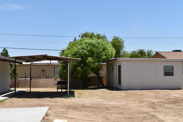 330 Plantation Drive, Clint, TX 79836