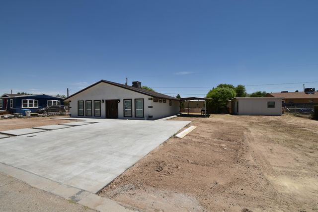 330 Plantation Drive, Clint, TX 79836