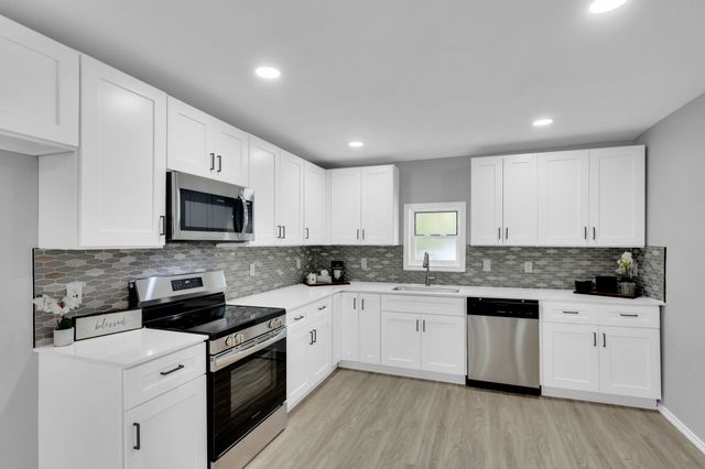 208 Henry Street, Waxahachie, TX 75165