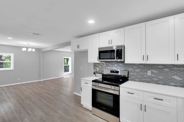 208 Henry Street, Waxahachie, TX 75165