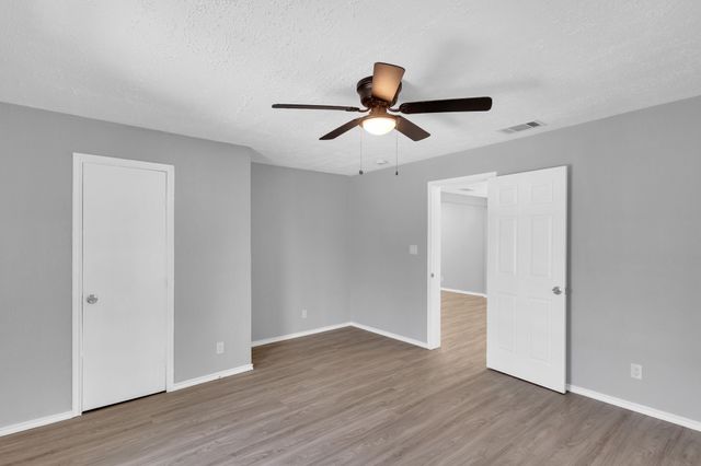 208 Henry Street, Waxahachie, TX 75165