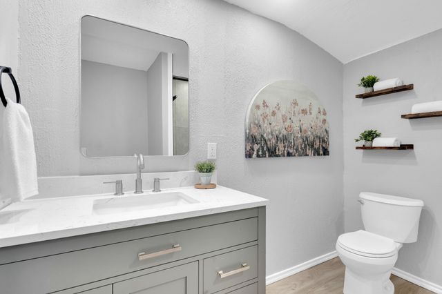 208 Henry Street, Waxahachie, TX 75165