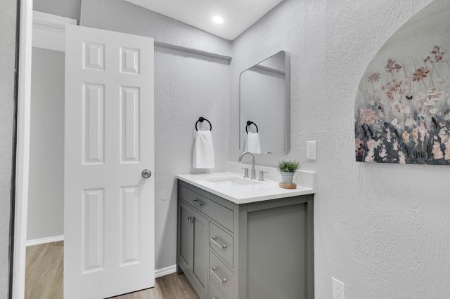 208 Henry Street, Waxahachie, TX 75165