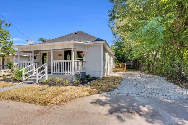 208 Henry Street, Waxahachie, TX 75165