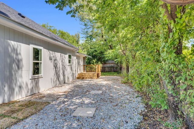208 Henry Street, Waxahachie, TX 75165