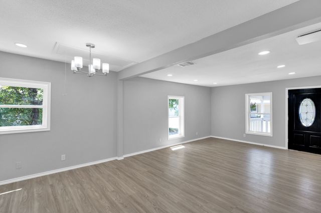 208 Henry Street, Waxahachie, TX 75165