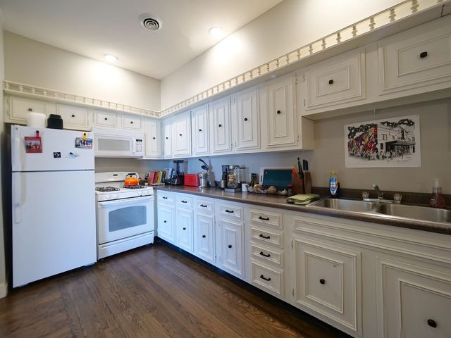 4758 N Ashland Avenue, Chicago, IL 60640