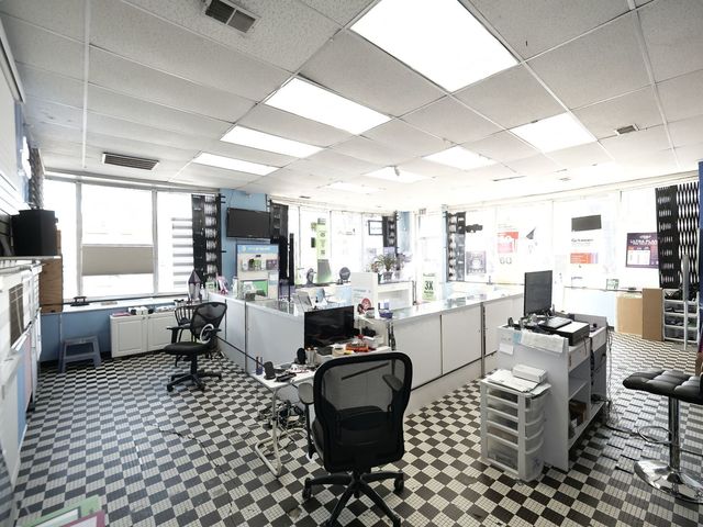 4758 N Ashland Avenue, Chicago, IL 60640