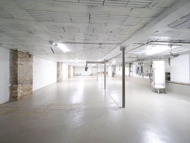 4758 N Ashland Avenue, Chicago, IL 60640