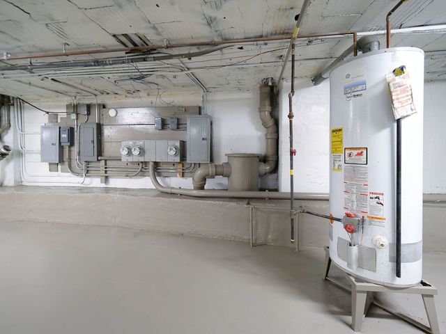 4758 N Ashland Avenue, Chicago, IL 60640