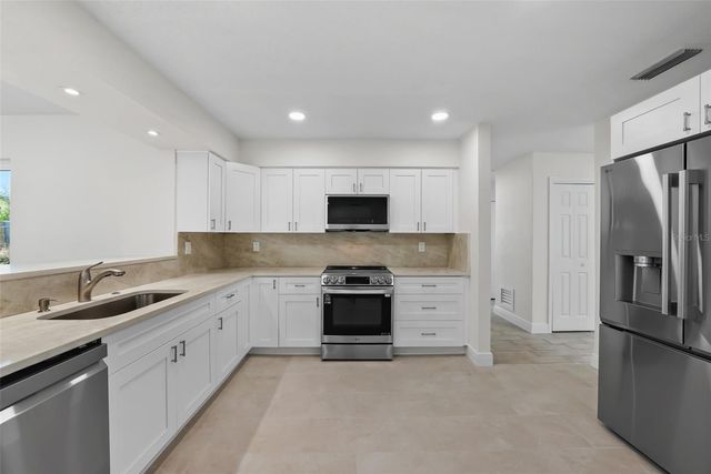 11441 47TH AVENUE N, St Petersburg, FL 33708