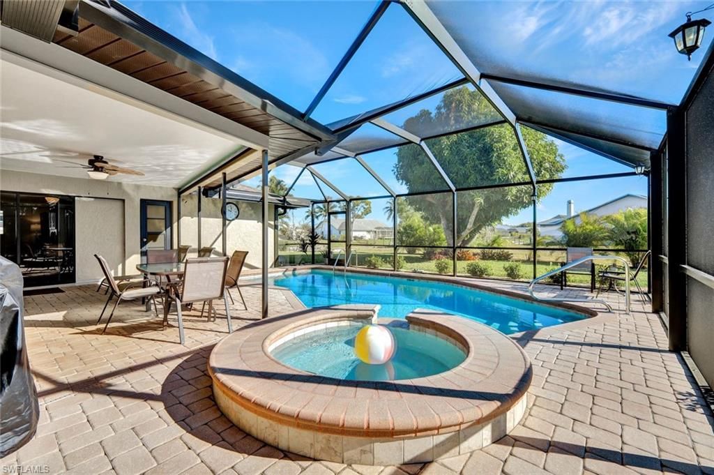 Image 5 of property listing at 215 SE 12th AVE, Cape Coral, FL 33990