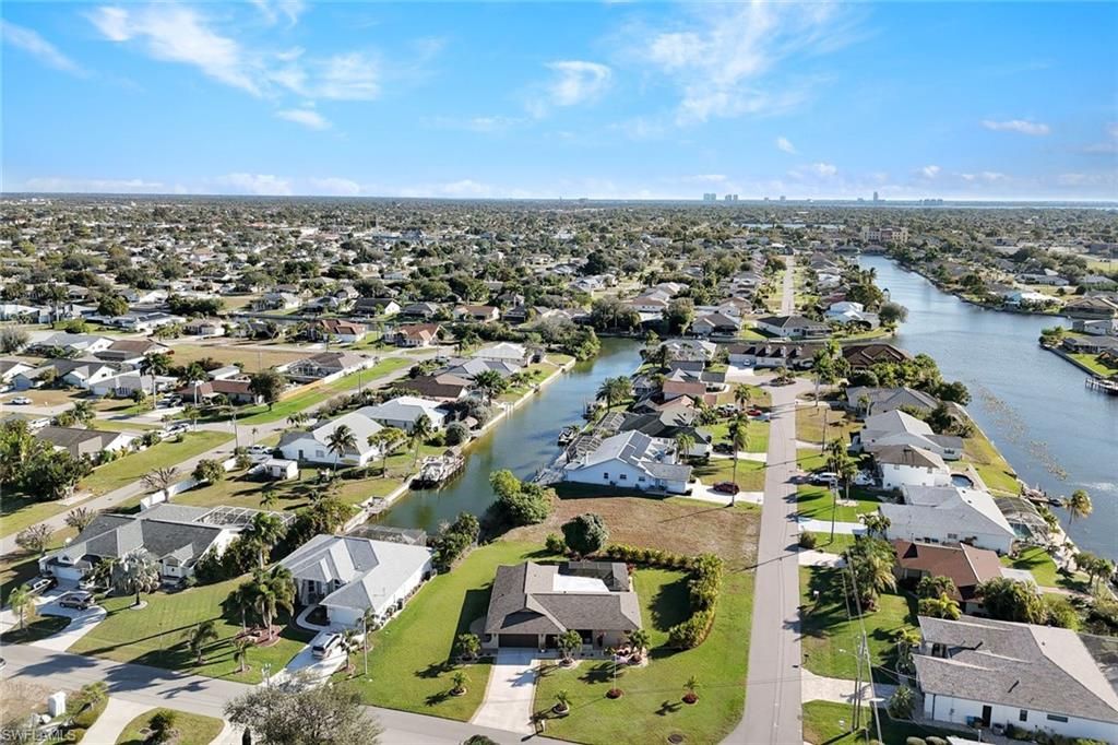 Image 6 of property listing at 215 SE 12th AVE, Cape Coral, FL 33990