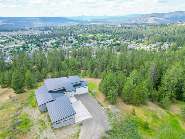 8905 N Rustle Rd, Spokane, WA 99208