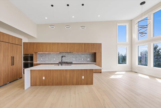 8905 N Rustle Rd, Spokane, WA 99208