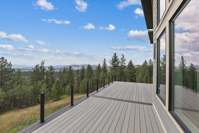 8905 N Rustle Rd, Spokane, WA 99208