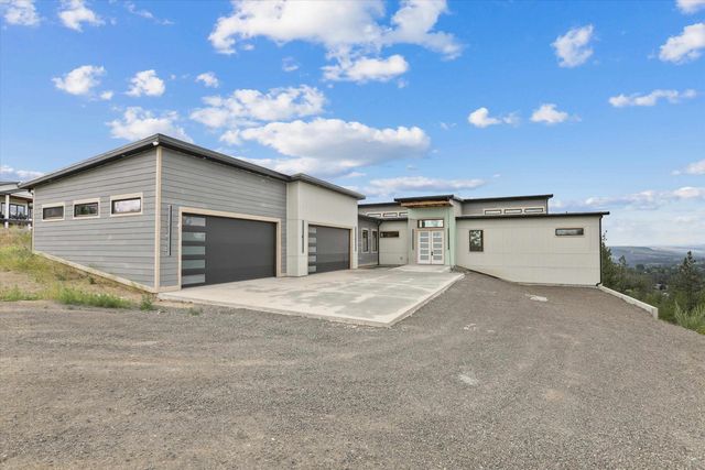 8905 N Rustle Rd, Spokane, WA 99208