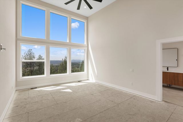 8905 N Rustle Rd, Spokane, WA 99208