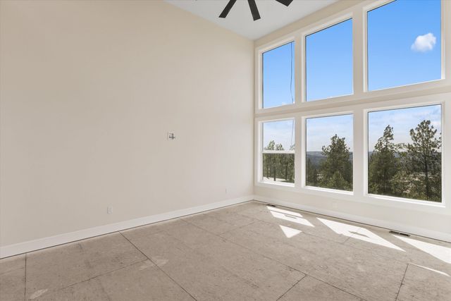 8905 N Rustle Rd, Spokane, WA 99208