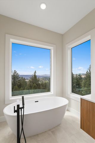 8905 N Rustle Rd, Spokane, WA 99208