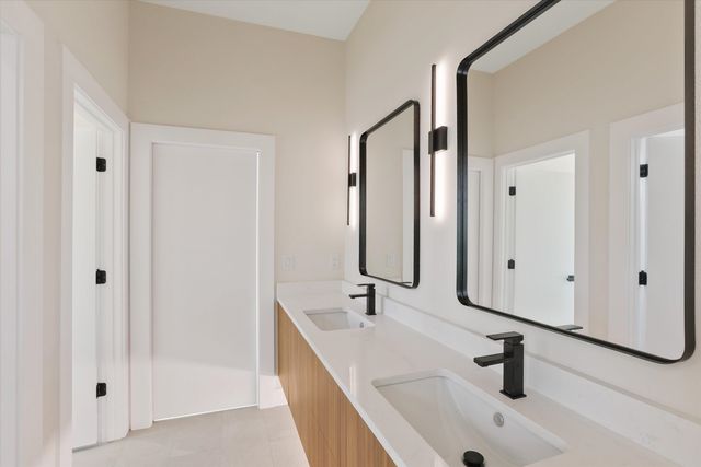 8905 N Rustle Rd, Spokane, WA 99208