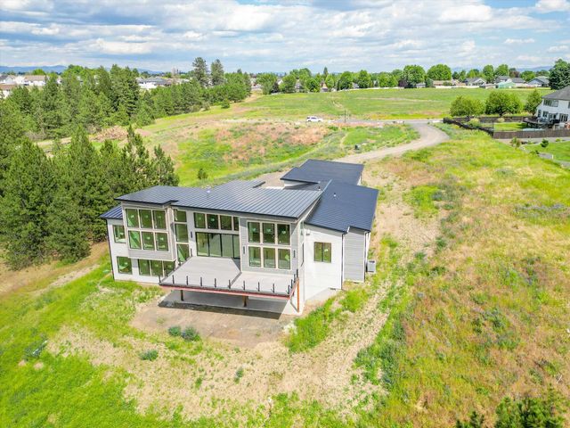 8905 N Rustle Rd, Spokane, WA 99208