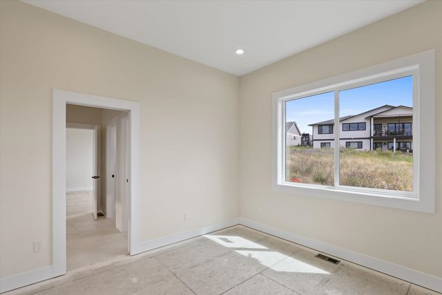 8905 N Rustle Rd, Spokane, WA 99208