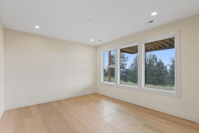 8905 N Rustle Rd, Spokane, WA 99208