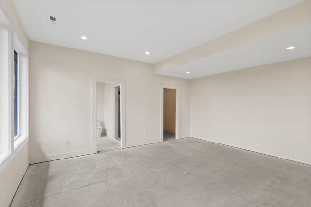 8905 N Rustle Rd, Spokane, WA 99208