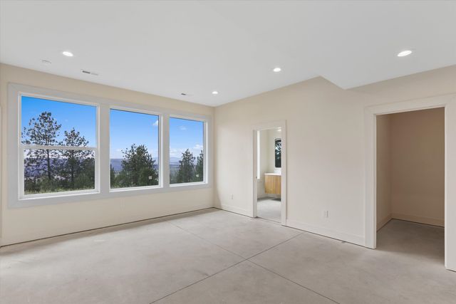 8905 N Rustle Rd, Spokane, WA 99208