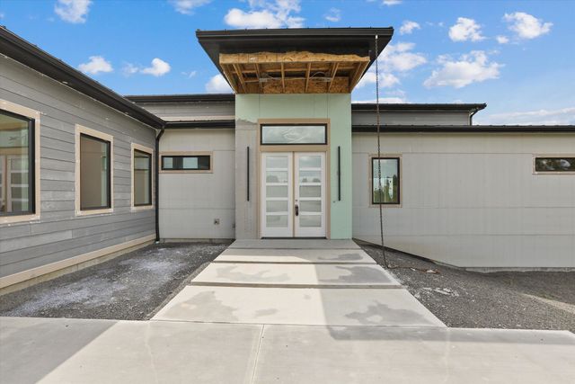 8905 N Rustle Rd, Spokane, WA 99208