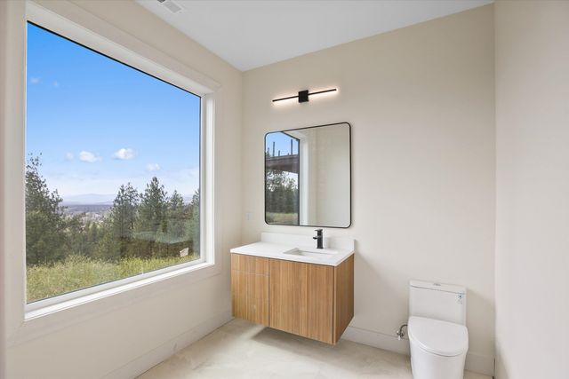 8905 N Rustle Rd, Spokane, WA 99208