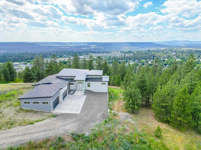 8905 N Rustle Rd, Spokane, WA 99208