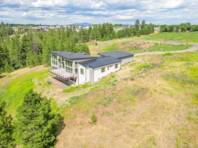 8905 N Rustle Rd, Spokane, WA 99208
