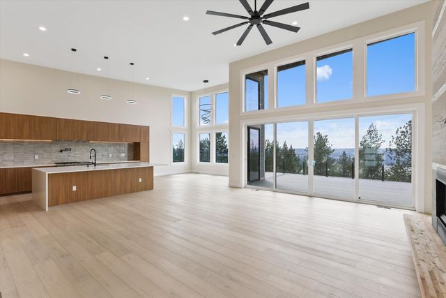 8905 N Rustle Rd, Spokane, WA 99208