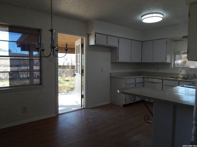 1506 Eichen Rd, New Braunfels, TX 78130