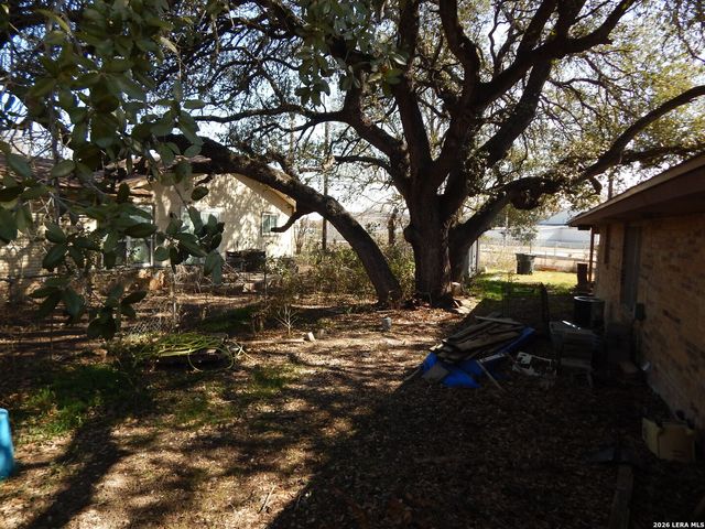 1506 Eichen Rd, New Braunfels, TX 78130