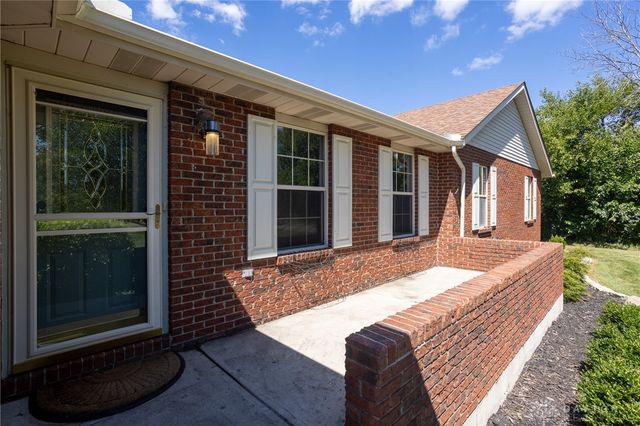 2747 W Lonesome Dove Lane, Springfield, OH 45505