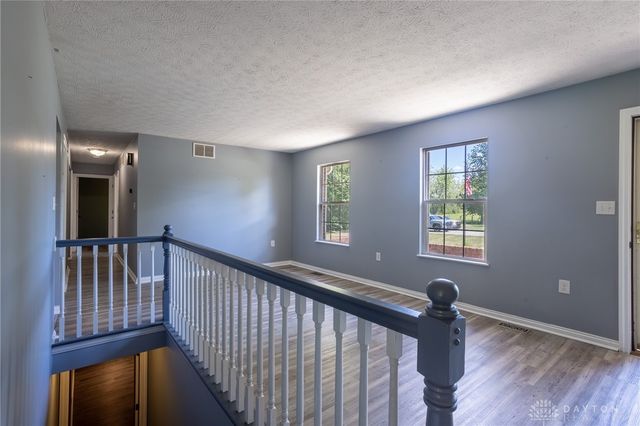 2747 W Lonesome Dove Lane, Springfield, OH 45505