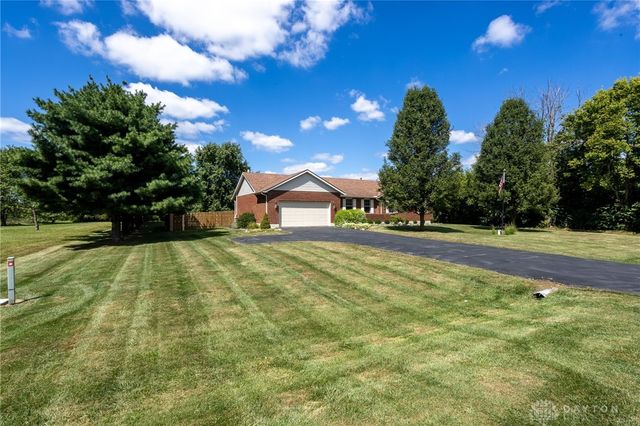 2747 W Lonesome Dove Lane, Springfield, OH 45505